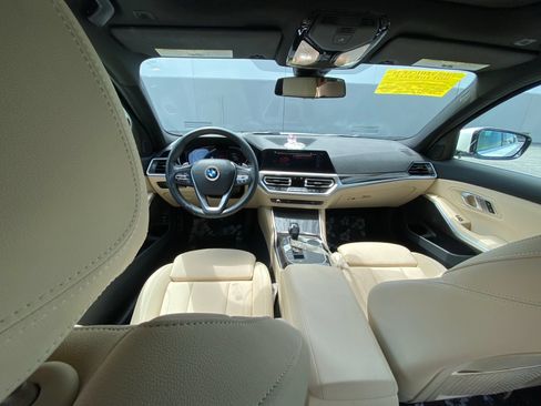Used 2021 BMW 330i Sedan w/ Convenience Package RWD image 10