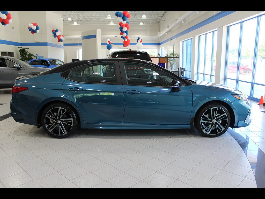 Used 2026 Toyota Camry XSE w/ Premium Package AWD/4WD image 4