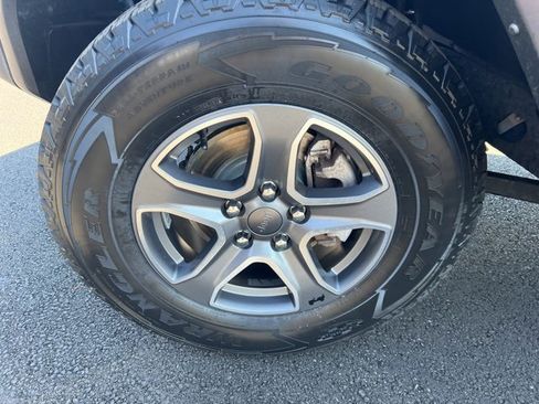 Used 2023 Jeep Wrangler Sport S image 7