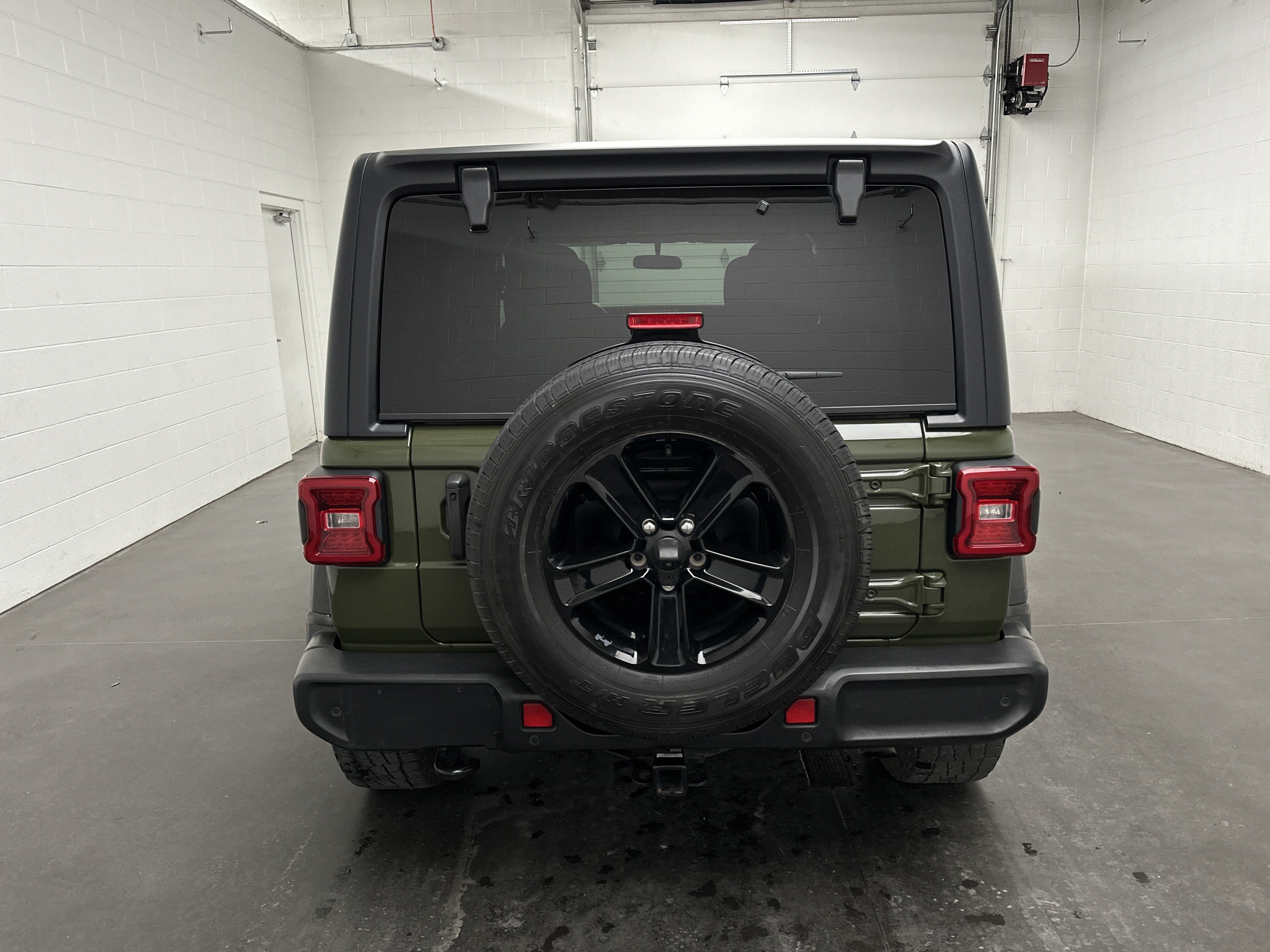 Used 2022 Jeep Wrangler Unlimited Sport AWD/4WD image 8