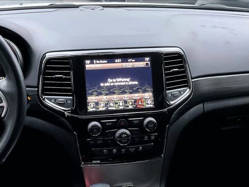 Used 2022 Jeep Grand Cherokee Laredo X image 6