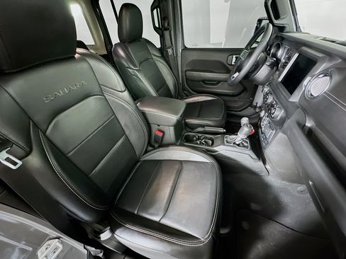 Used 2023 Jeep Wrangler Unlimited Sahara AWD/4WD image 30