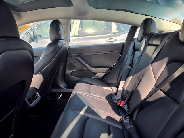 Used 2022 Tesla Model 3 Performance AWD/4WD image 13