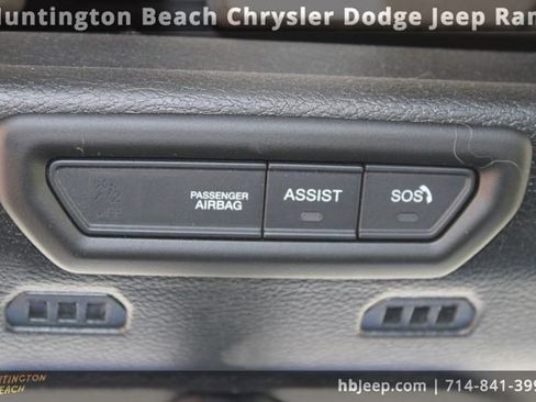 Used 2022 Jeep Wrangler Unlimited Sport image 29