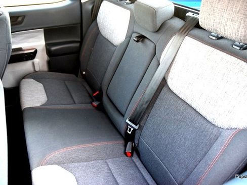 Used 2022 Ford Maverick XLT image 11
