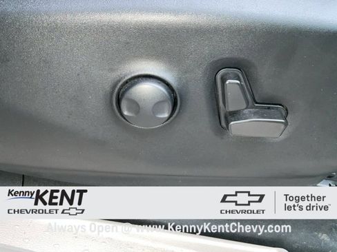 Used 2024 Chrysler Pacifica Limited image 22