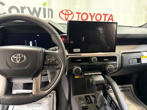 Used 2026 Toyota 4Runner TRD Off-Road Premium AWD/4WD image 25