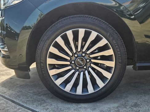 Used 2021 Lincoln Navigator Reserve w/ Luxury Package image 10