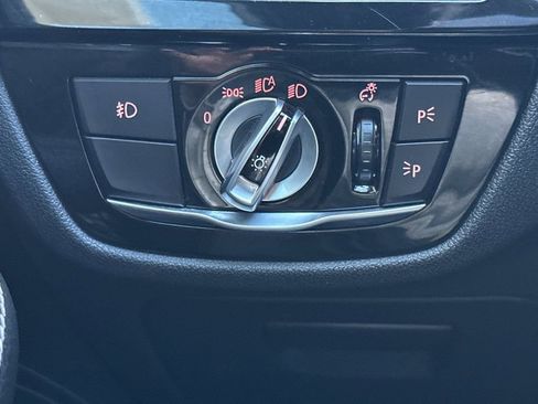 Used 2019 BMW 530e w/ M Sport Package image 31