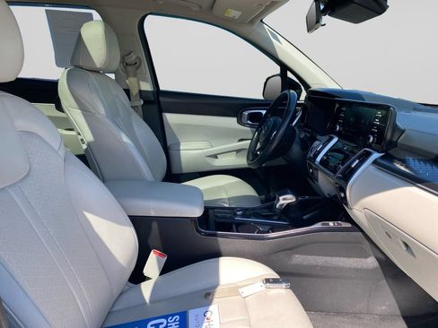 Certified 2021 Kia Sorento S w/ Panoramic Sunroof Package AWD/4WD image 11