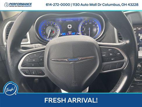 Used 2018 Chrysler 300 Touring w/ Sport Appearance Package image 19
