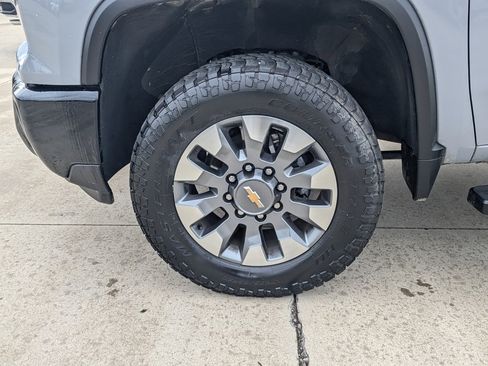 Used 2025 Chevrolet Silverado 2500 Custom w/ Custom Value Package image 21