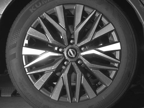 Used 2025 Nissan Altima 2.5 SV image 15