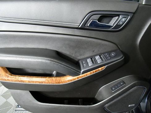 Used 2020 Chevrolet Suburban Premier image 22