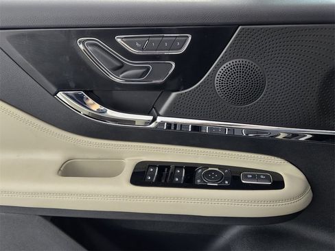 New 2026 Lincoln Corsair Premiere image 18