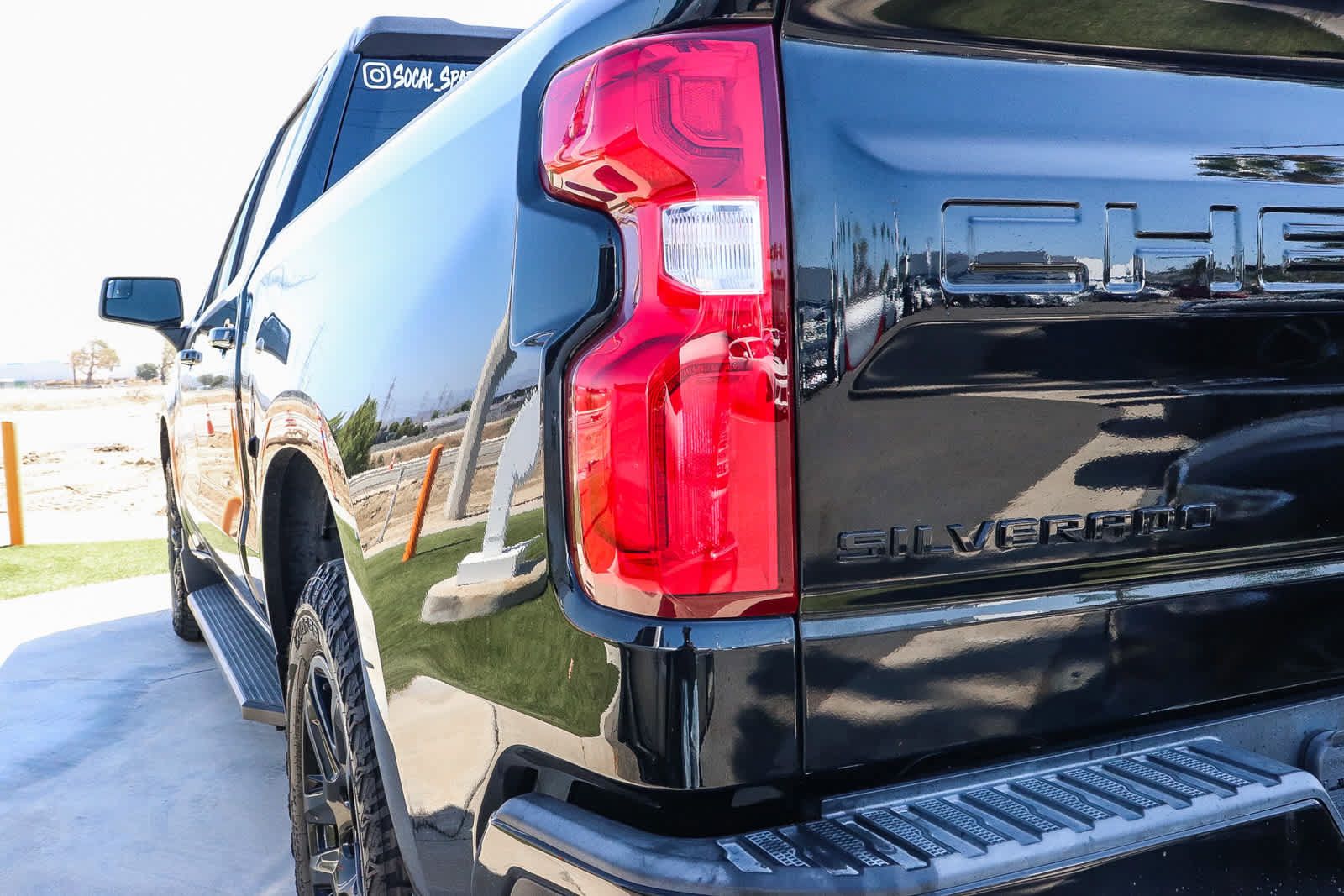 Used 2022 Chevrolet Silverado 1500 RST w/ LPO, Dark Essentials Package RWD image 8
