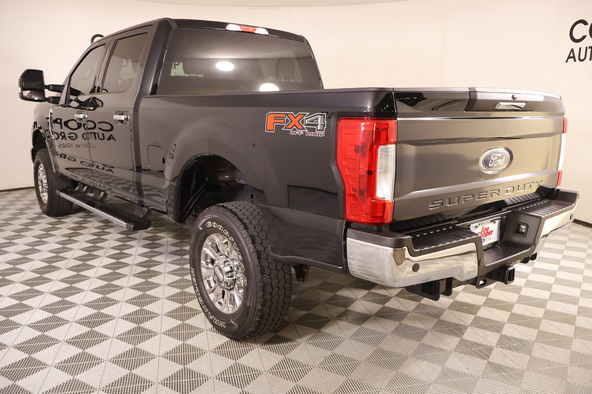 Used 2018 Ford F250 XLT w/ XLT Premium Package AWD/4WD image 23