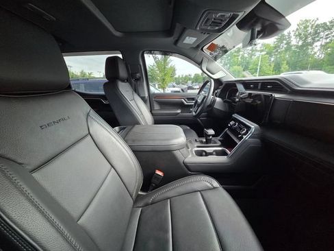 Used 2025 GMC Sierra 1500 Denali w/ Denali Reserve Package AWD/4WD image 5