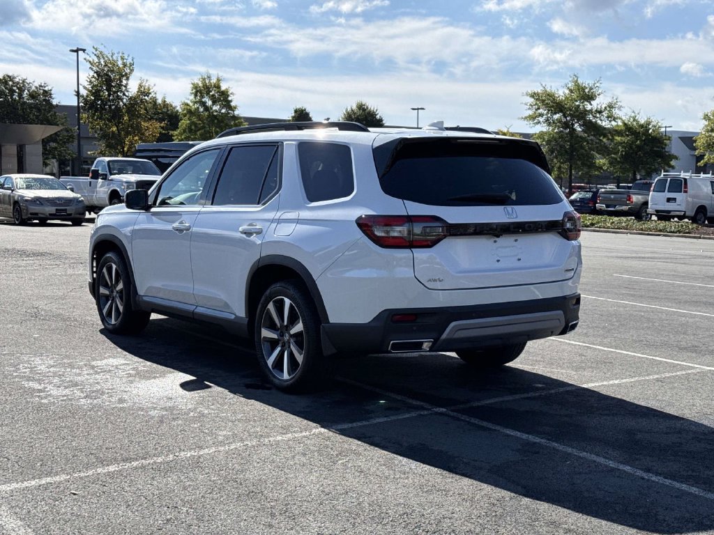 Used 2024 Honda Pilot Touring image 21