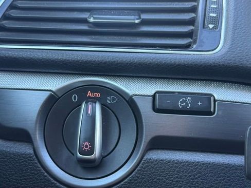 Used 2018 Volkswagen Passat 2.0T R-Line w/ R-Line Lighting Package image 18