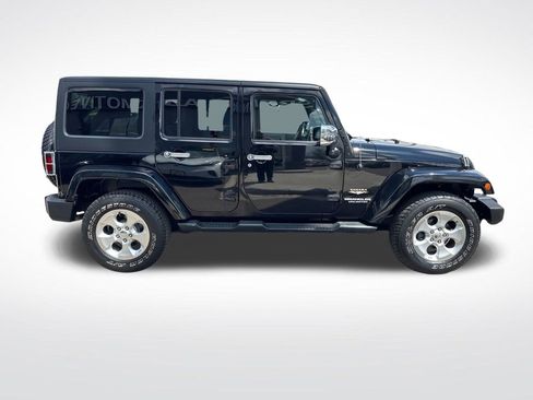 Used 2013 Jeep Wrangler Unlimited Sahara w/ Dual Top Group AWD/4WD image 6