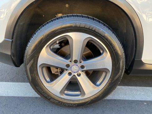 Used 2016 Mercedes-Benz GLC 300 w/ Premium Package image 8