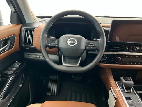 New 2026 Nissan Pathfinder Platinum image 12