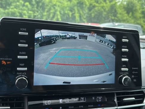 Certified 2024 Toyota Sienna XLE w/ XLE Plus Package AWD/4WD image 16