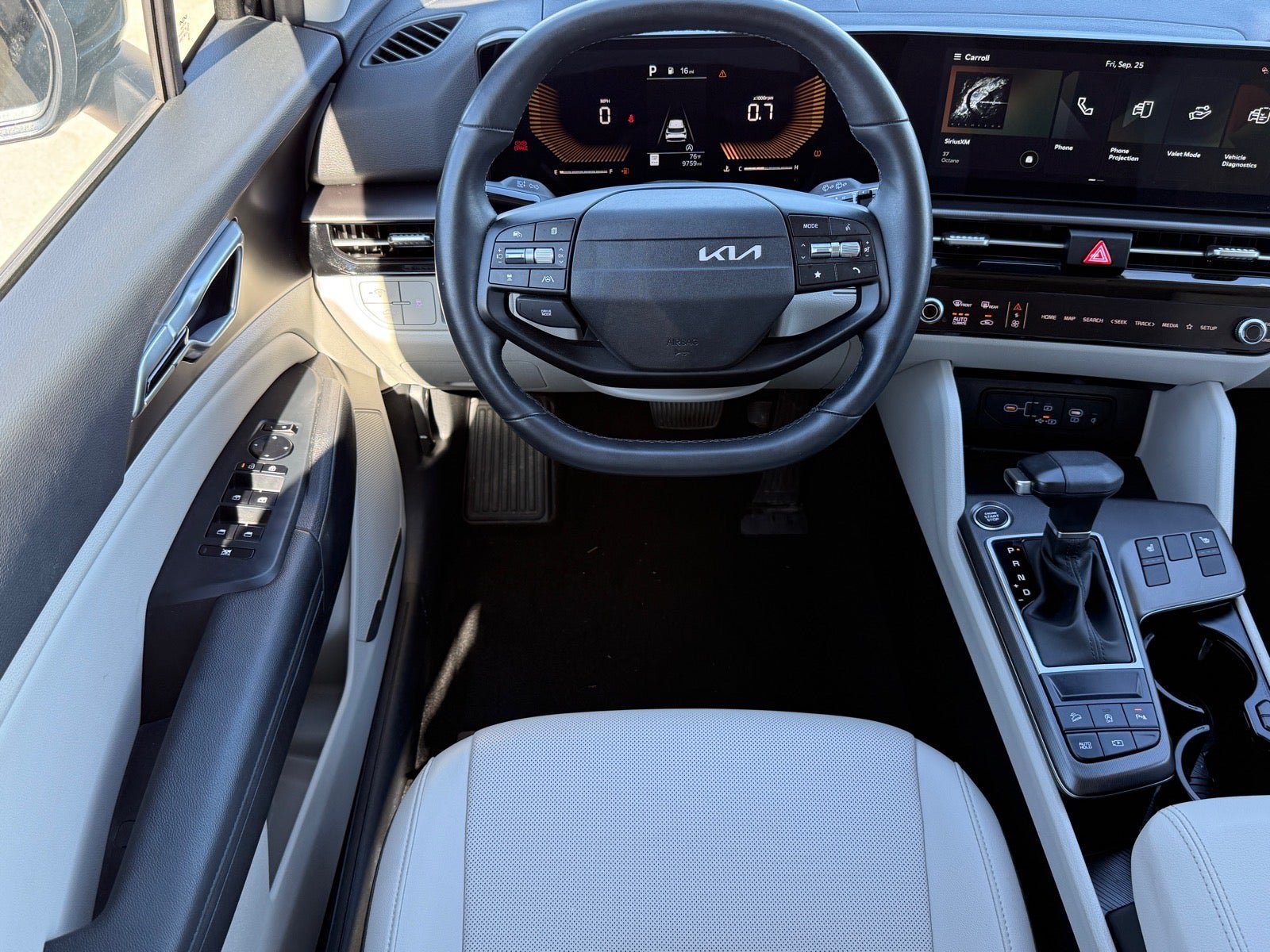 Used 2026 Kia Sportage EX FWD image 17