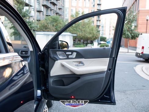 Used 2020 Mercedes-Benz GLS 450 4MATIC image 44