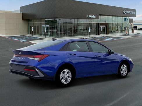 New 2026 Hyundai Elantra SE image 8
