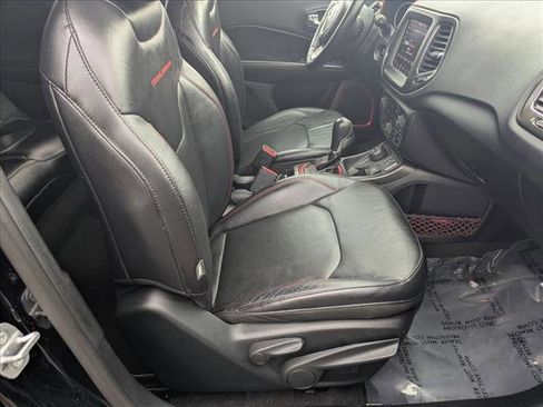 Used 2017 Jeep Compass Trailhawk w/ Leather Interior Group AWD/4WD image 19