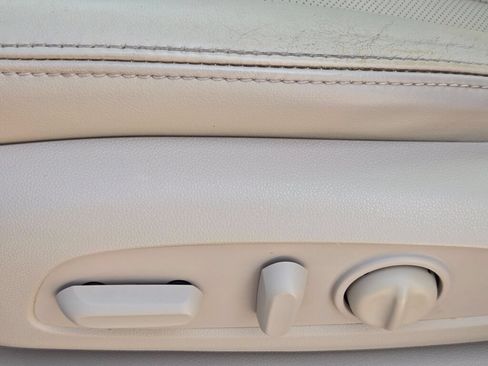 Used 2018 Buick Enclave Essence FWD image 25