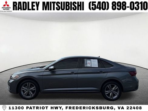 Used 2024 Volkswagen Jetta SE FWD image 16