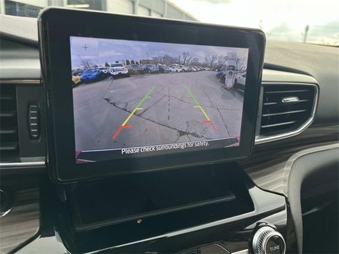Used 2024 Ford Explorer Limited image 38