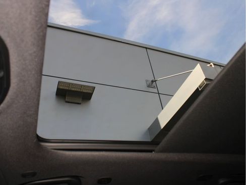 New 2025 Jeep Grand Cherokee Limited w/ Luxury Tech Group II image 20