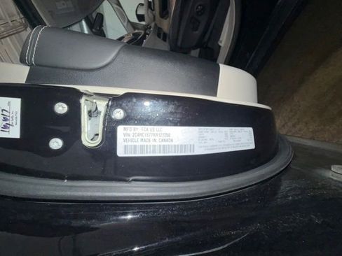 Used 2024 Chrysler Pacifica Limited FWD image 27