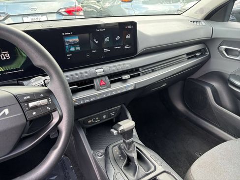 Used 2025 Kia K4 FWD image 17