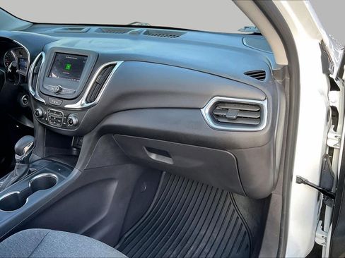 Used 2024 Chevrolet Equinox LT FWD image 18