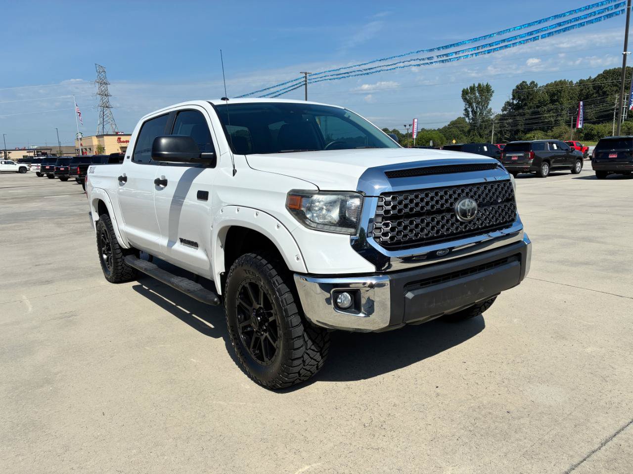 Used 2019 Toyota Tundra SR5 w/ SR5 Upgrade Package AWD/4WD image 4