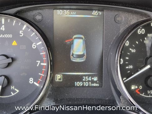 Used 2017 Nissan Rogue SV w/ SV Premium Package image 31