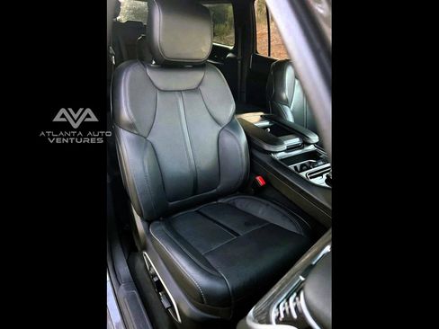 Used 2024 Jeep Wagoneer L Series II w/ Flexible Seating Group image 29