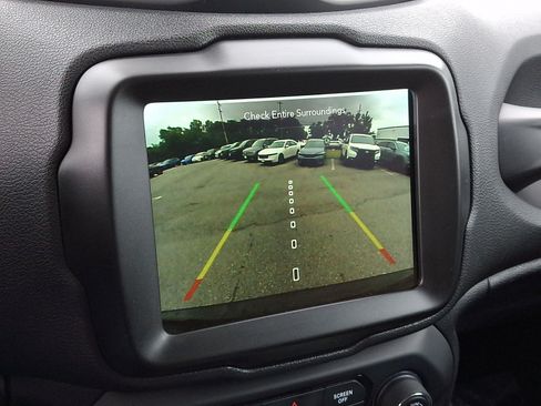 Used 2023 Jeep Renegade Latitude AWD/4WD image 18