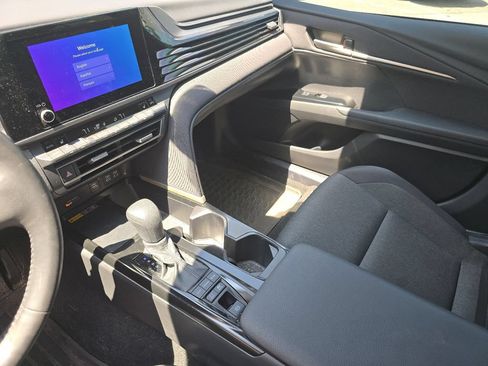 Used 2025 Toyota Camry LE w/ Convenience Package AWD/4WD image 27
