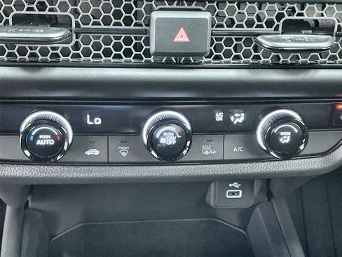 Certified 2025 Honda HR-V Sport image 28