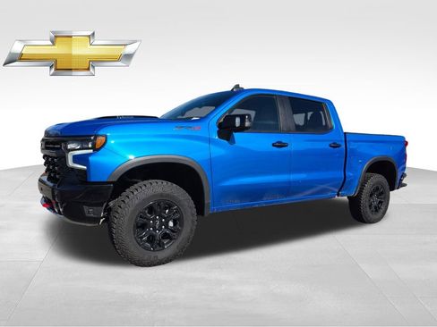 Used 2025 Chevrolet Silverado 1500 ZR2 w/ Technology Package image 2