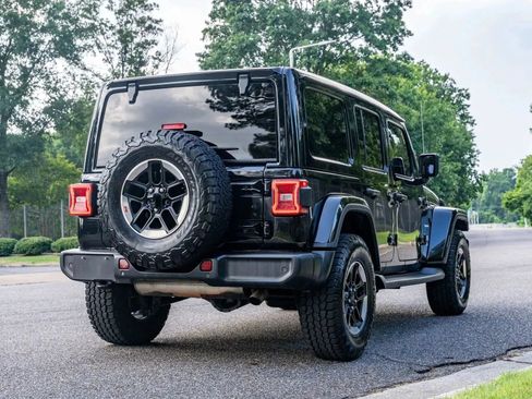 Used 2021 Jeep Wrangler Unlimited Sahara AWD/4WD image 6