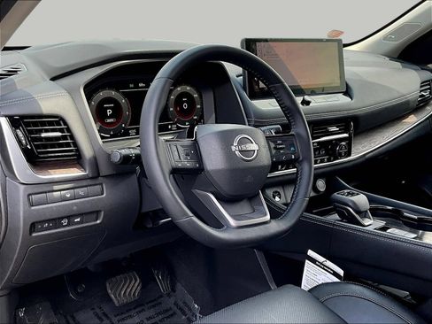 Certified 2026 Nissan Rogue Platinum w/ Platinum Premium Package AWD/4WD image 20