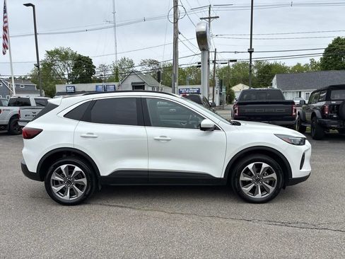 Certified 2024 Ford Escape Platinum AWD/4WD image 8