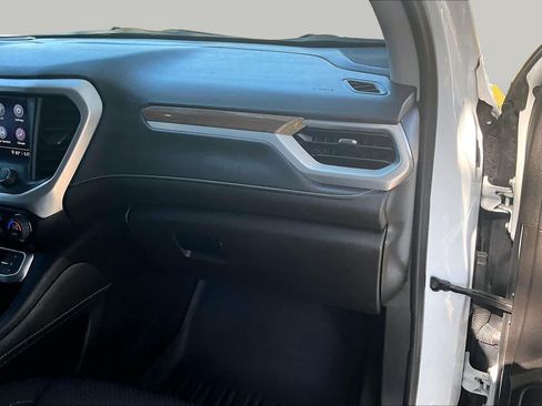 Used 2022 GMC Acadia SLE FWD image 19